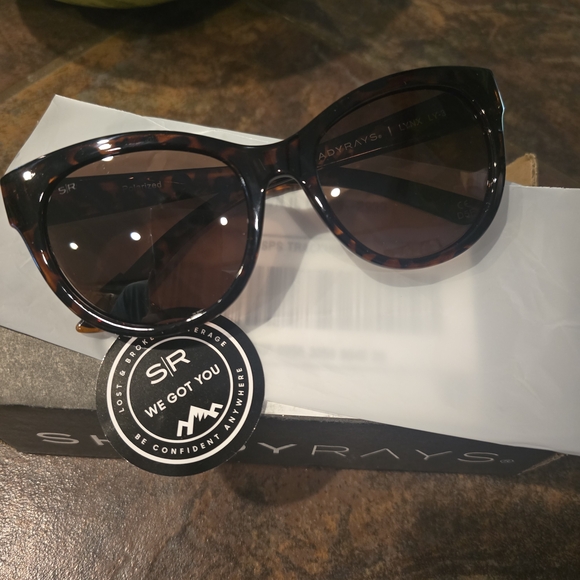 Women's Tortoise Shell Sunglasses - Picture 1 of 4